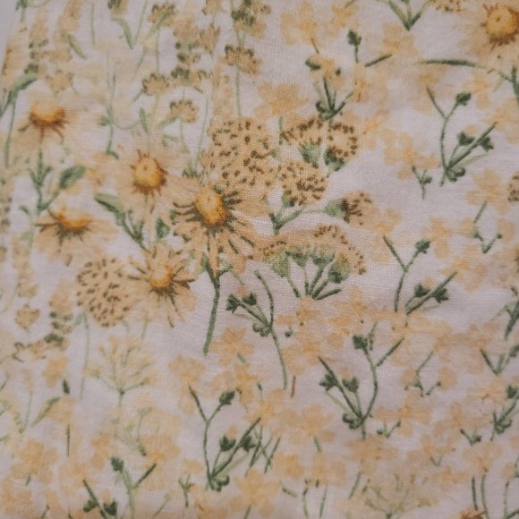 H&M Field Daisy Short Summer Dress with Shirring - Picture 3 of 3